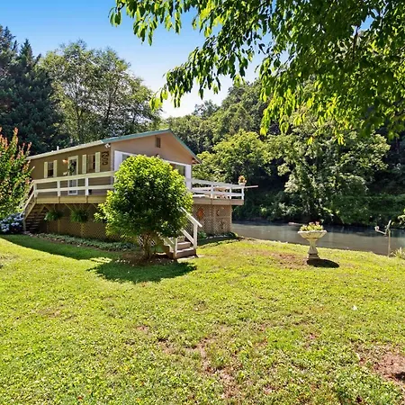 2 Bed 1 Bath Vacation Home In Sylva